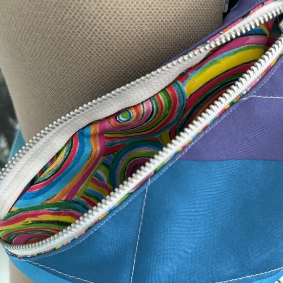 HANDMADE | Rainbow-colored Fanny Pack (Blue / Purple) - Picture 4 of 5